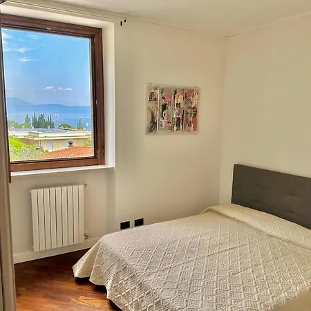 10 Apartment *