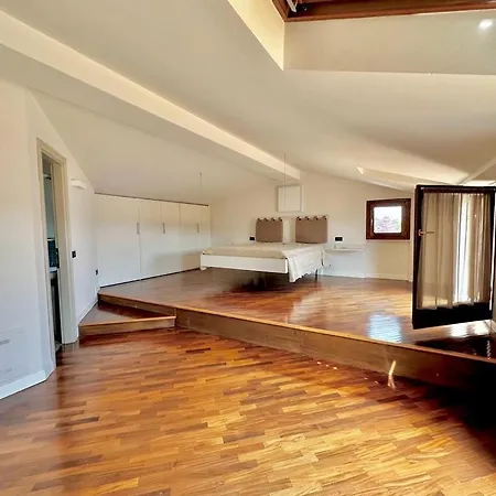 10 Apartment *