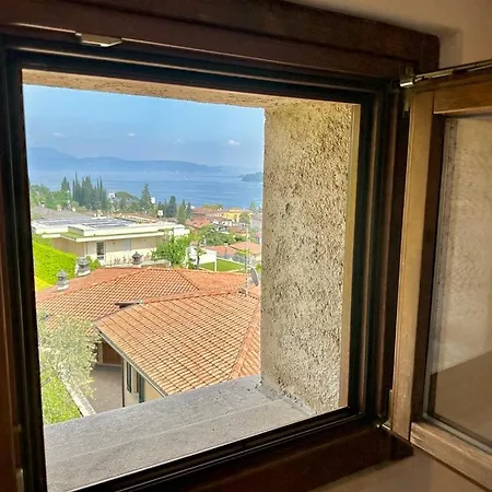 10 Apartment *